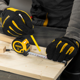 Рулетка 5м х 19мм, двухкомп. корпус, кнопка-пауза Denzel